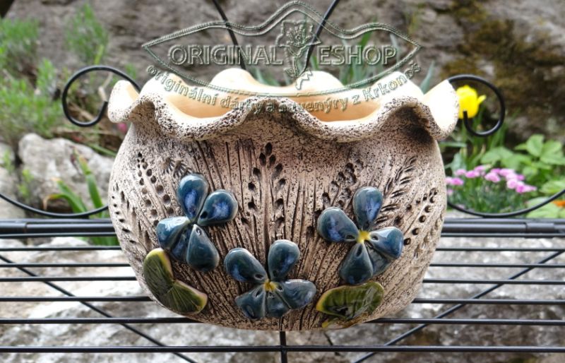 Obal s fialkami buclatý