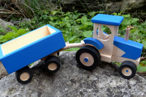 Traktor modrý