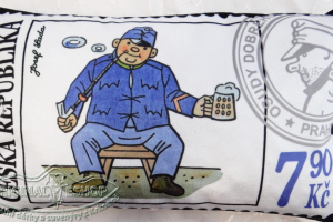 Polštářek Švejk s půllitrem - poštovní známka